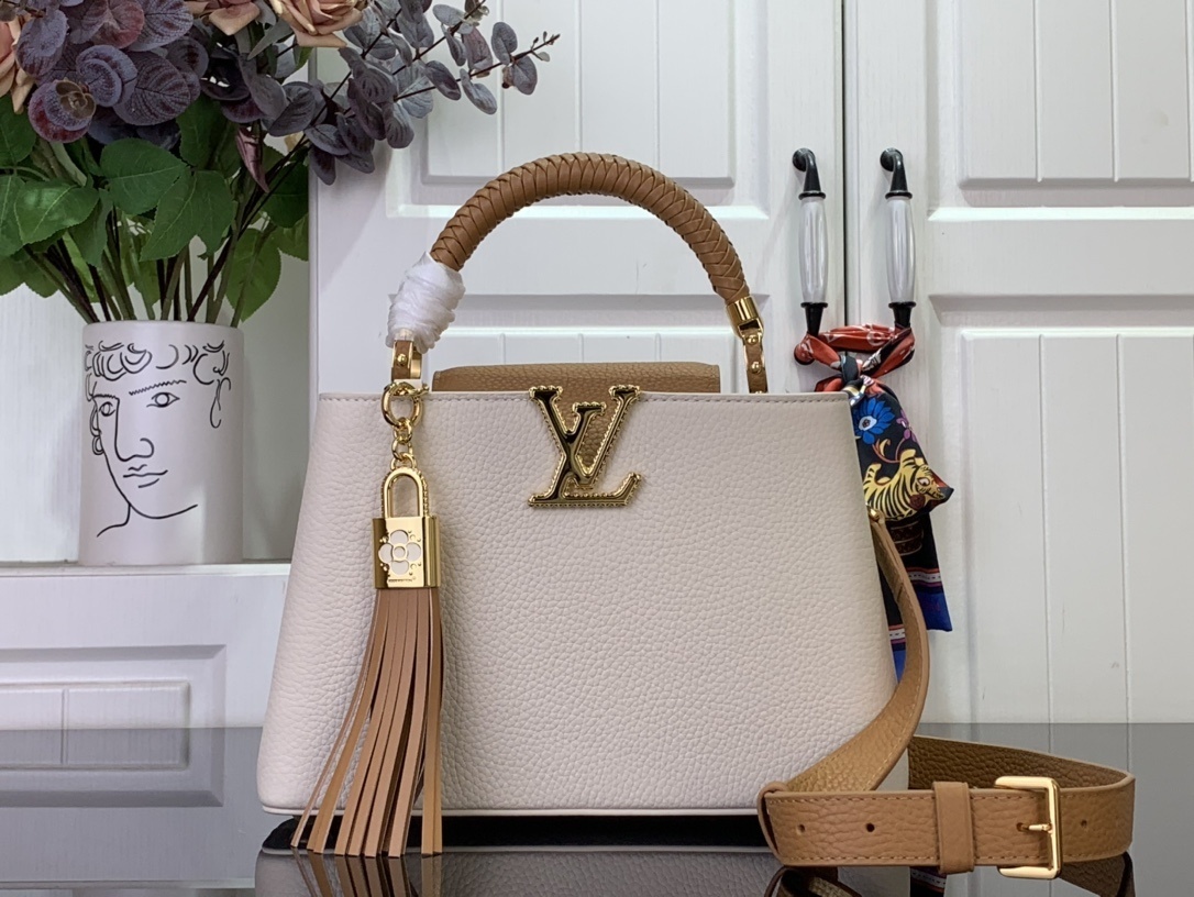 LV CAPUCINES BB m25466