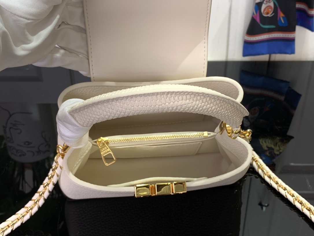 LV capucines bb m25611