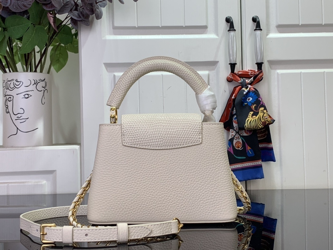 LV capucines bb m25611