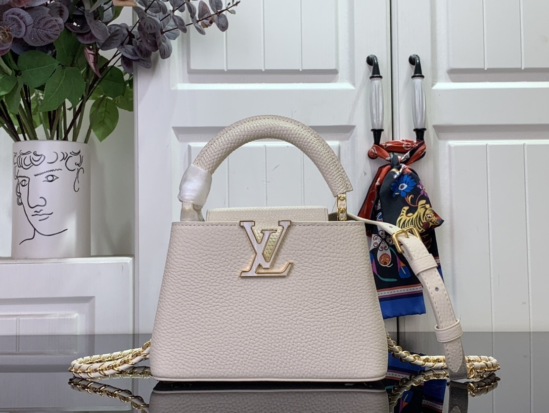 LV capucines bb m25611
