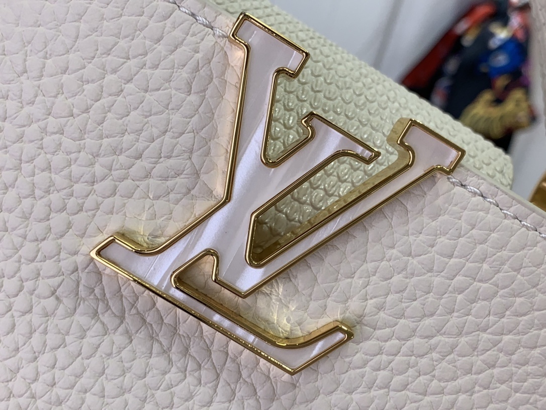 LV capucines bb m25611