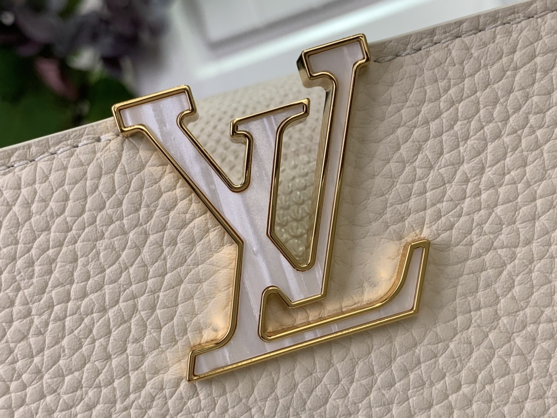 LV capucines bb m25611