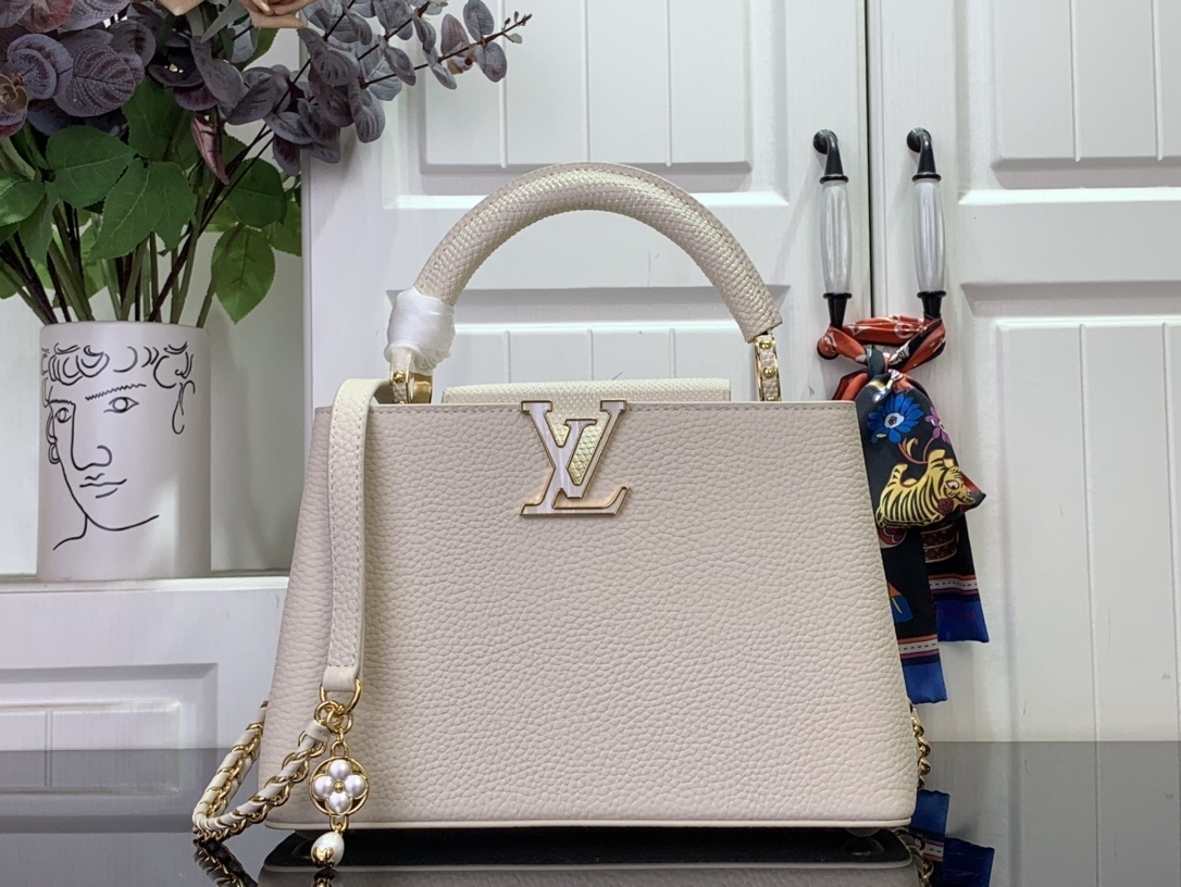 LV capucines bb m25611