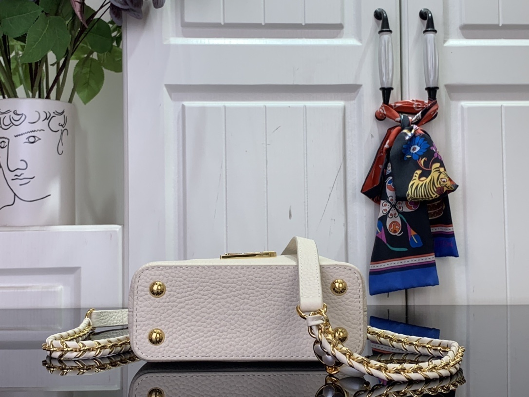 LV capucines bb m25611