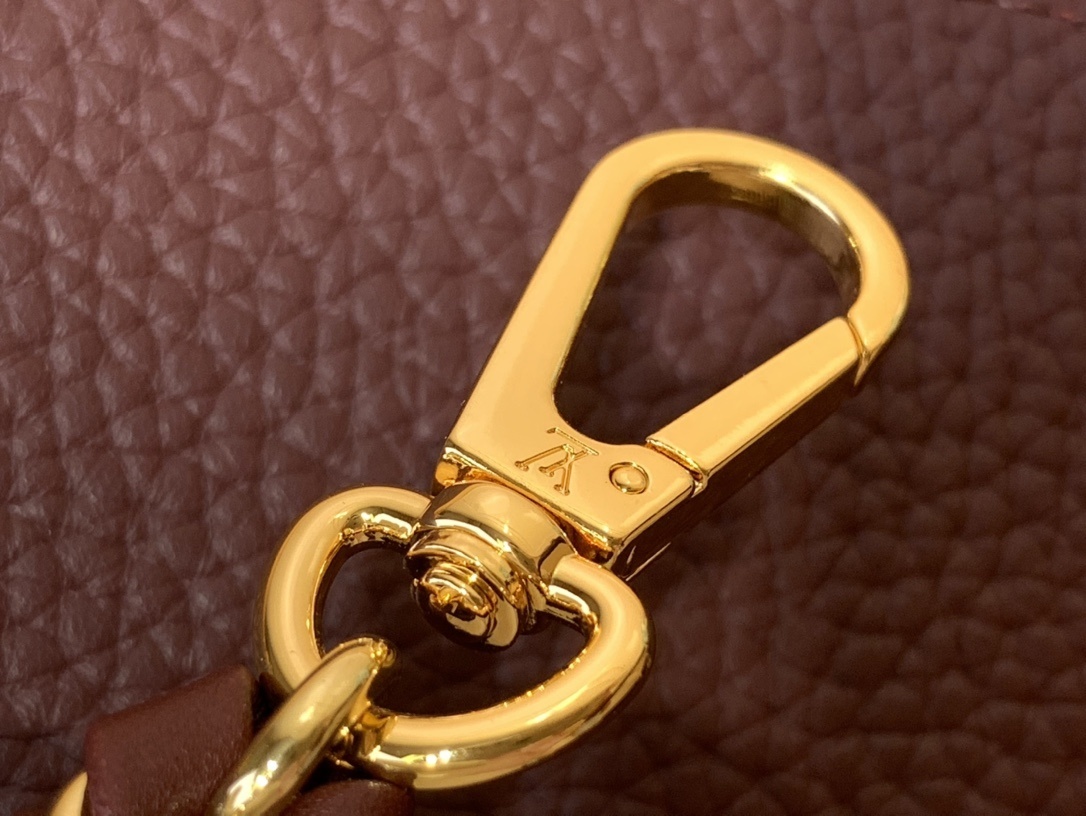 LV Capucines bb m25893