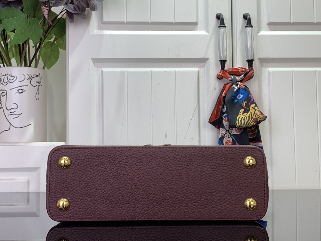 LV Capucines bb m25893