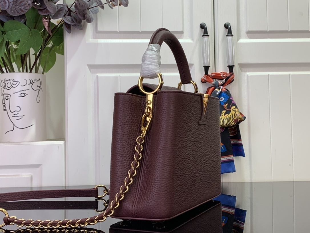 LV Capucines bb m25893