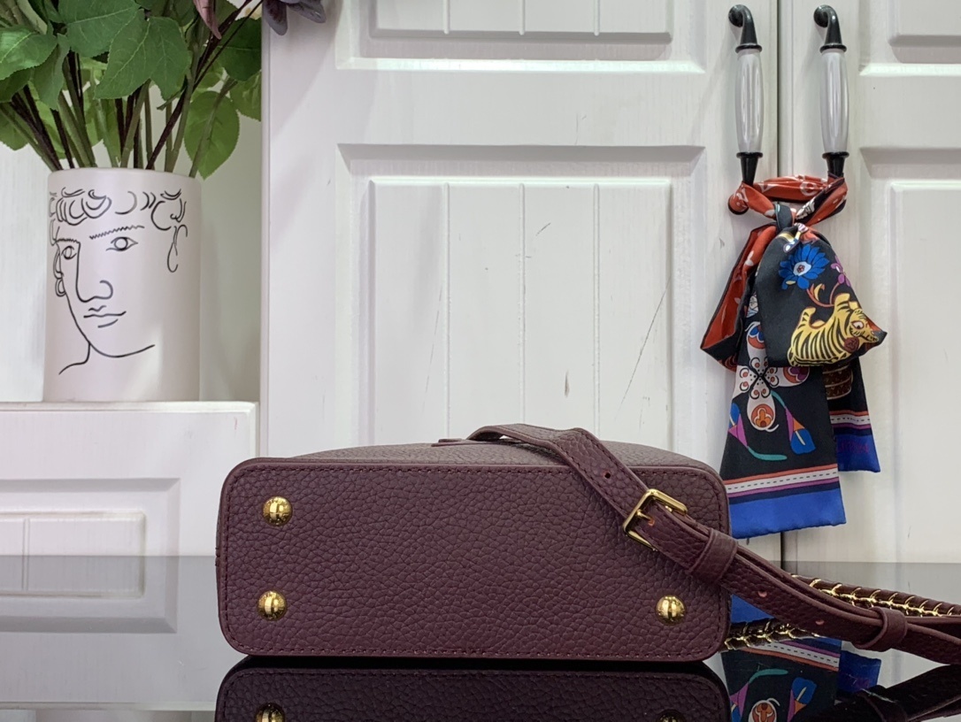 LV Capucines bb m25893