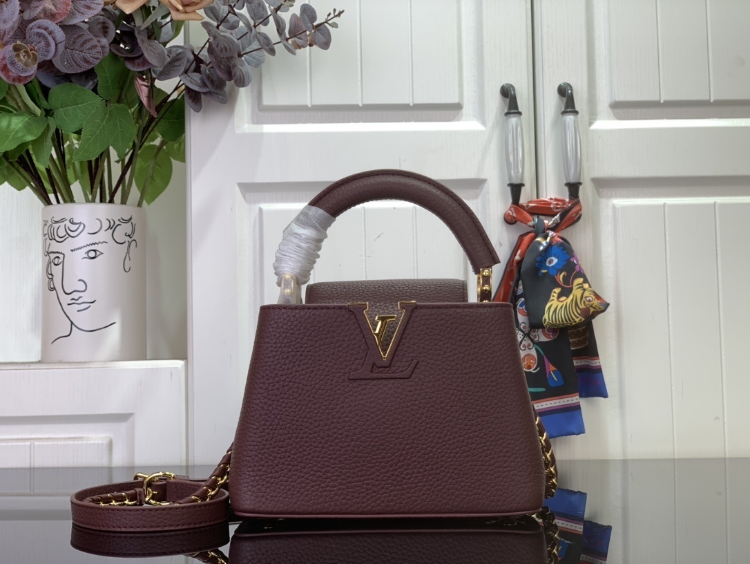 LV Capucines bb m25893