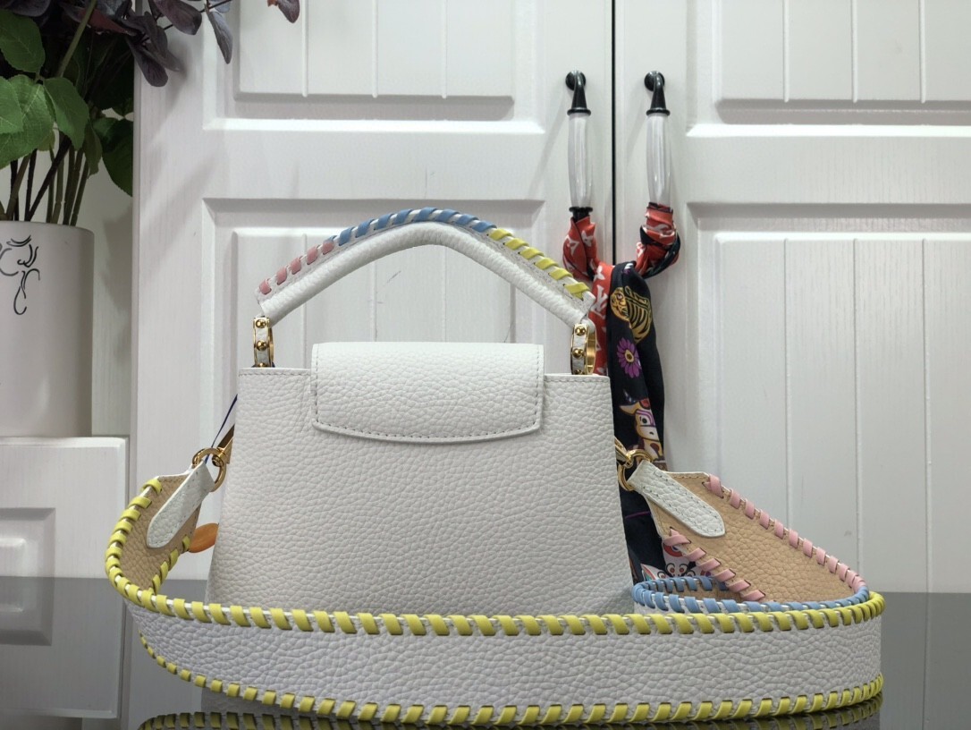 LV CAPUCINES BB M57671