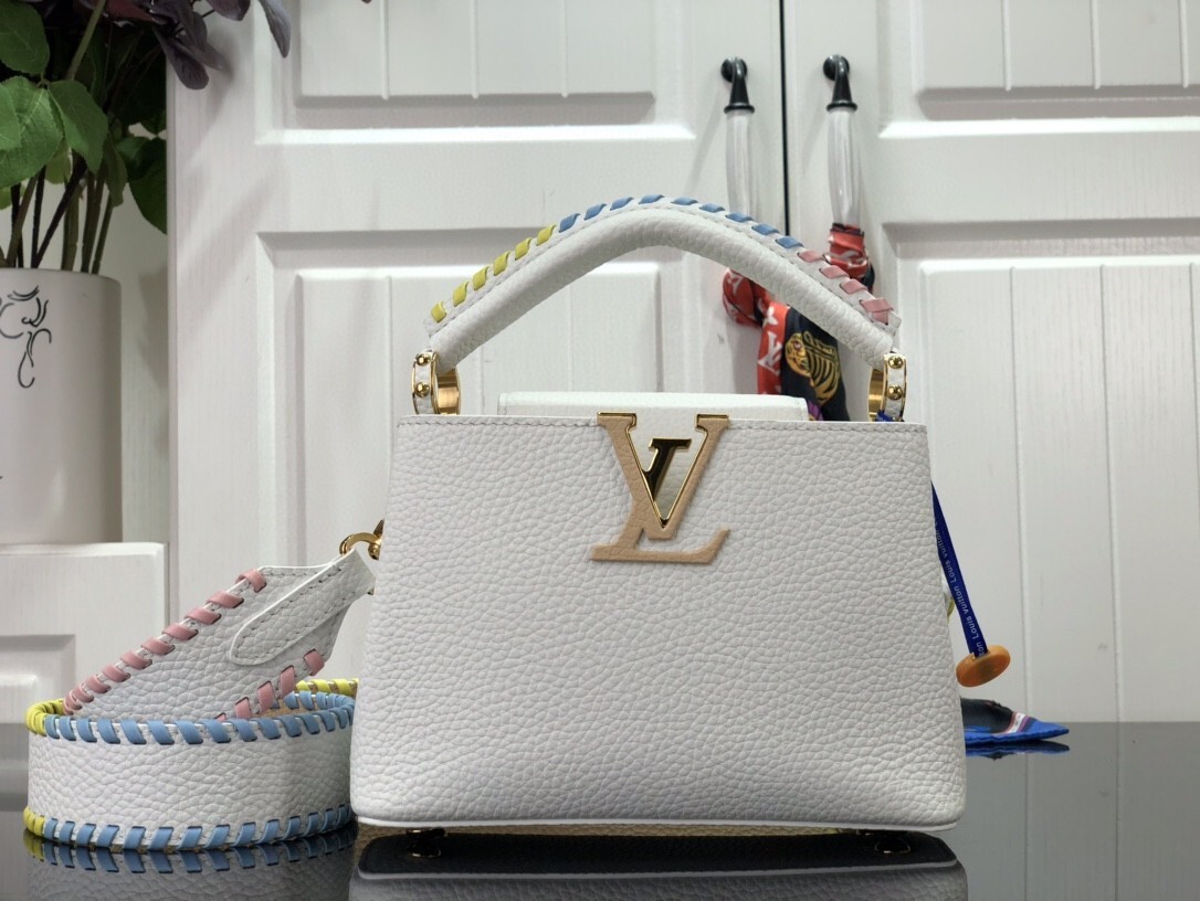 LV CAPUCINES BB M57671