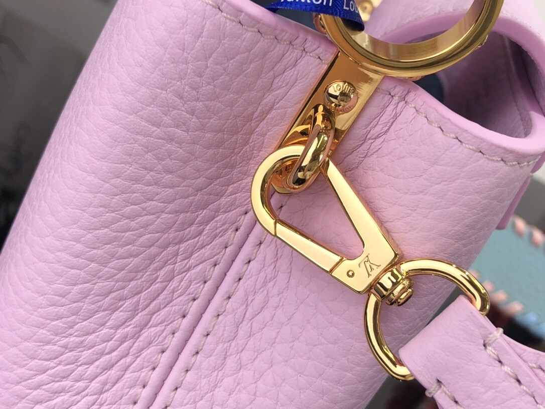 LV CAPUCINES BB M57671