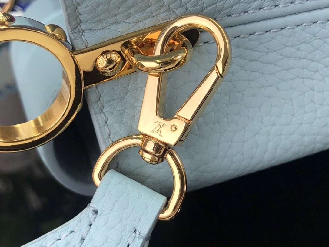 LV CAPUCINES BB M57671