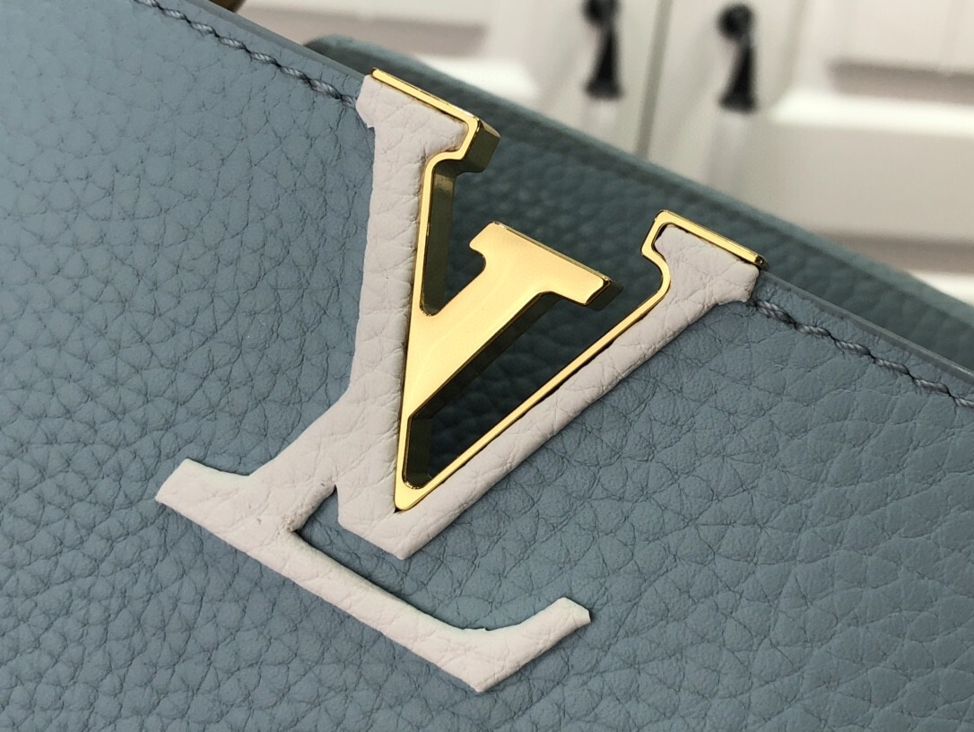 LV CAPUCINES BB M57671