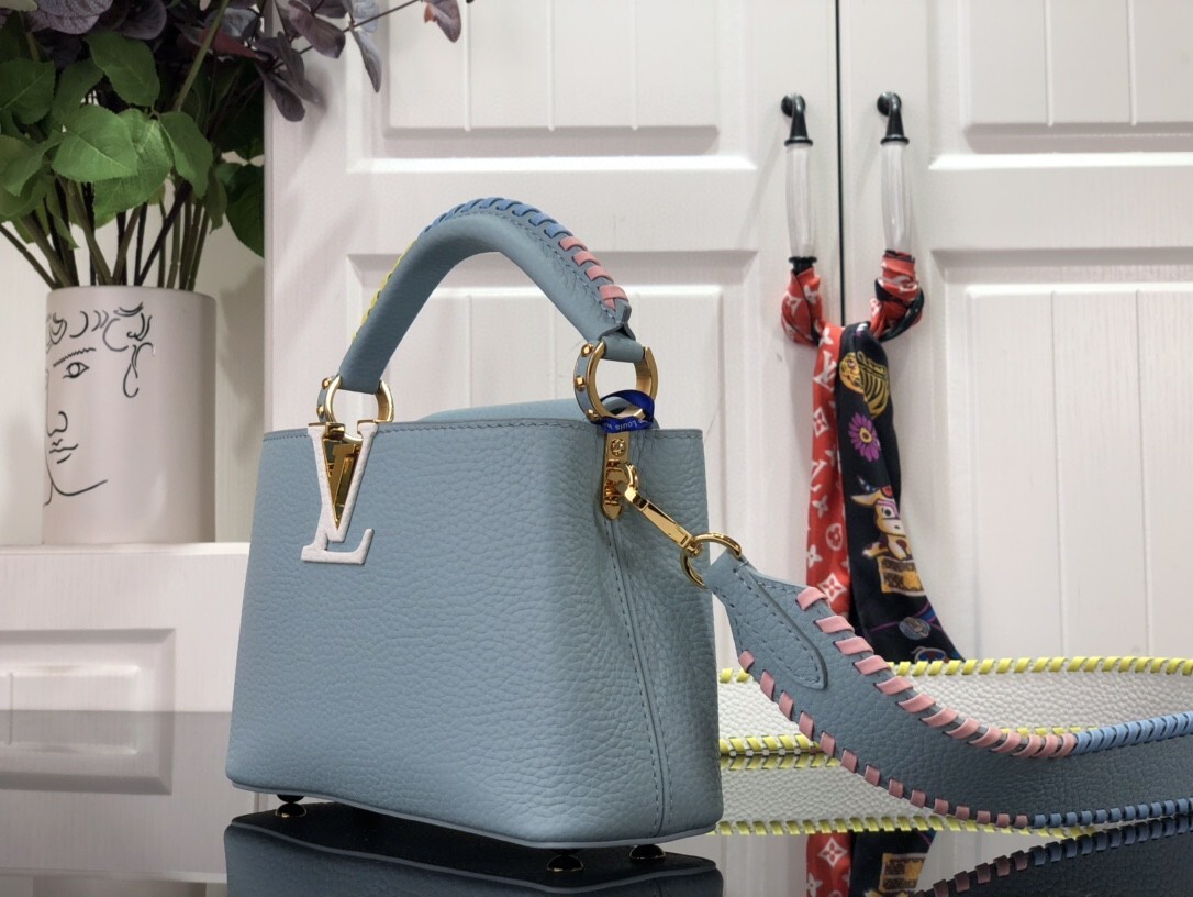 LV CAPUCINES BB M57671