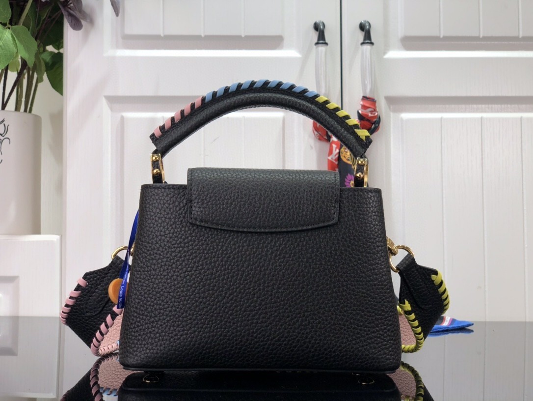 LV CAPUCINES BB M57671