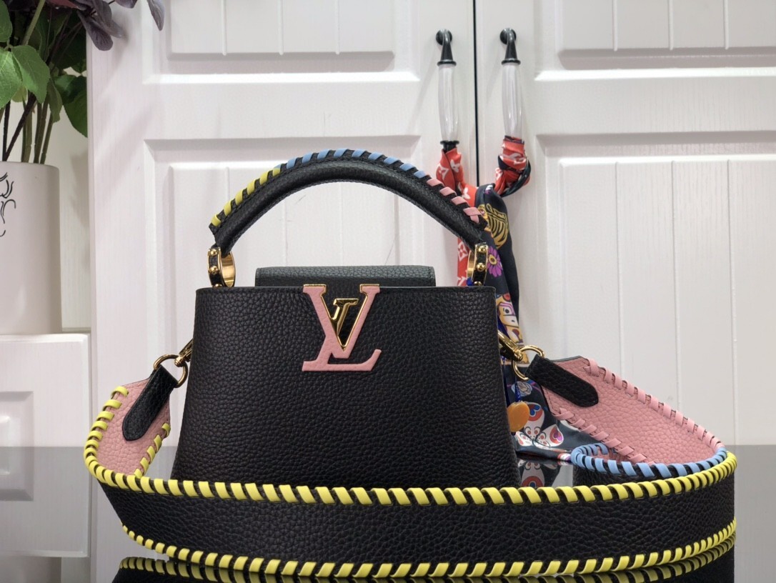 LV CAPUCINES BB M57671