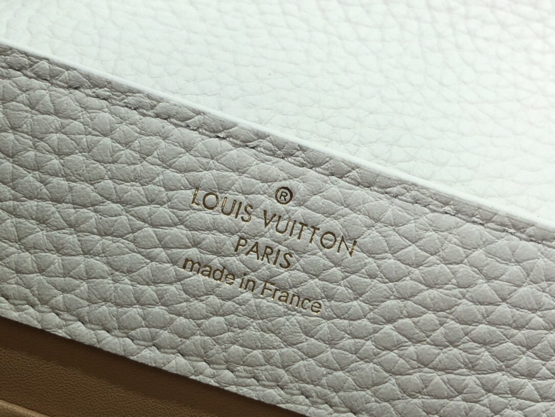 LV CAPUCINES BB M57671