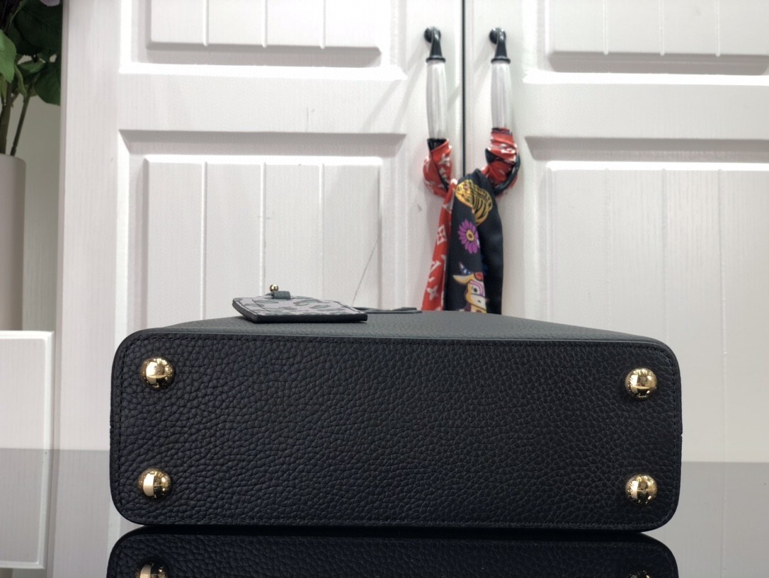 LV CAPUCINES BB M58720