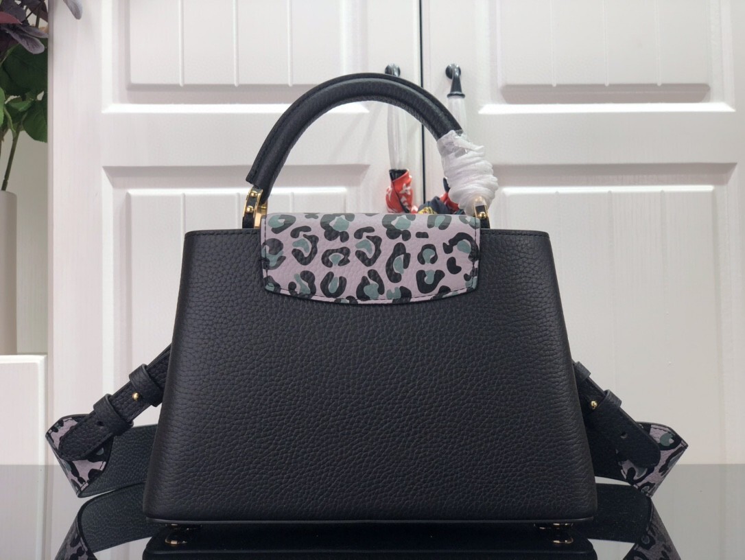 LV CAPUCINES BB M58720