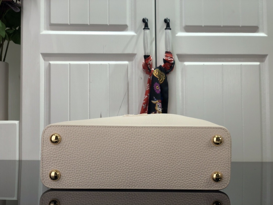 LV CAPUCINES BB M58720