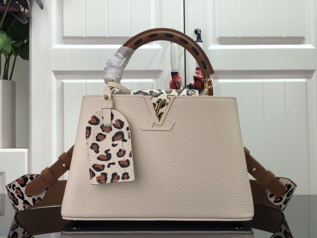 LV CAPUCINES BB M58720