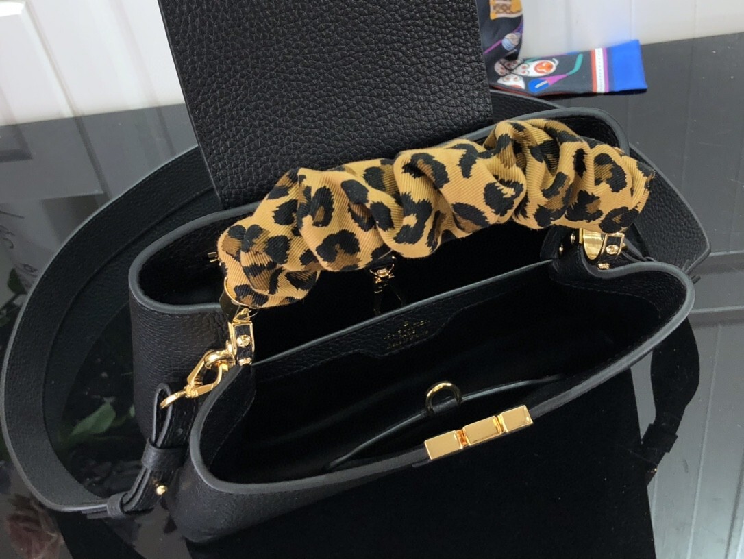 LV CAPUCINES BB M58732BB