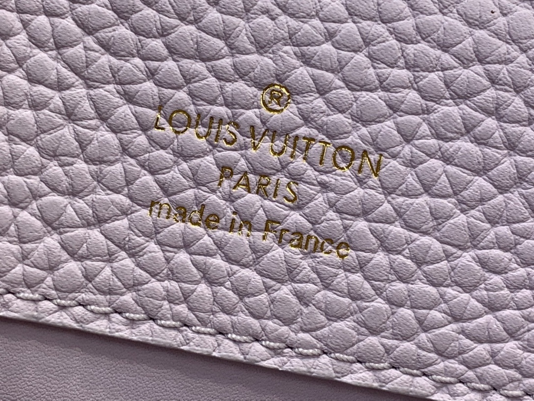 LV CAPUCINES EAST-WEST m25476