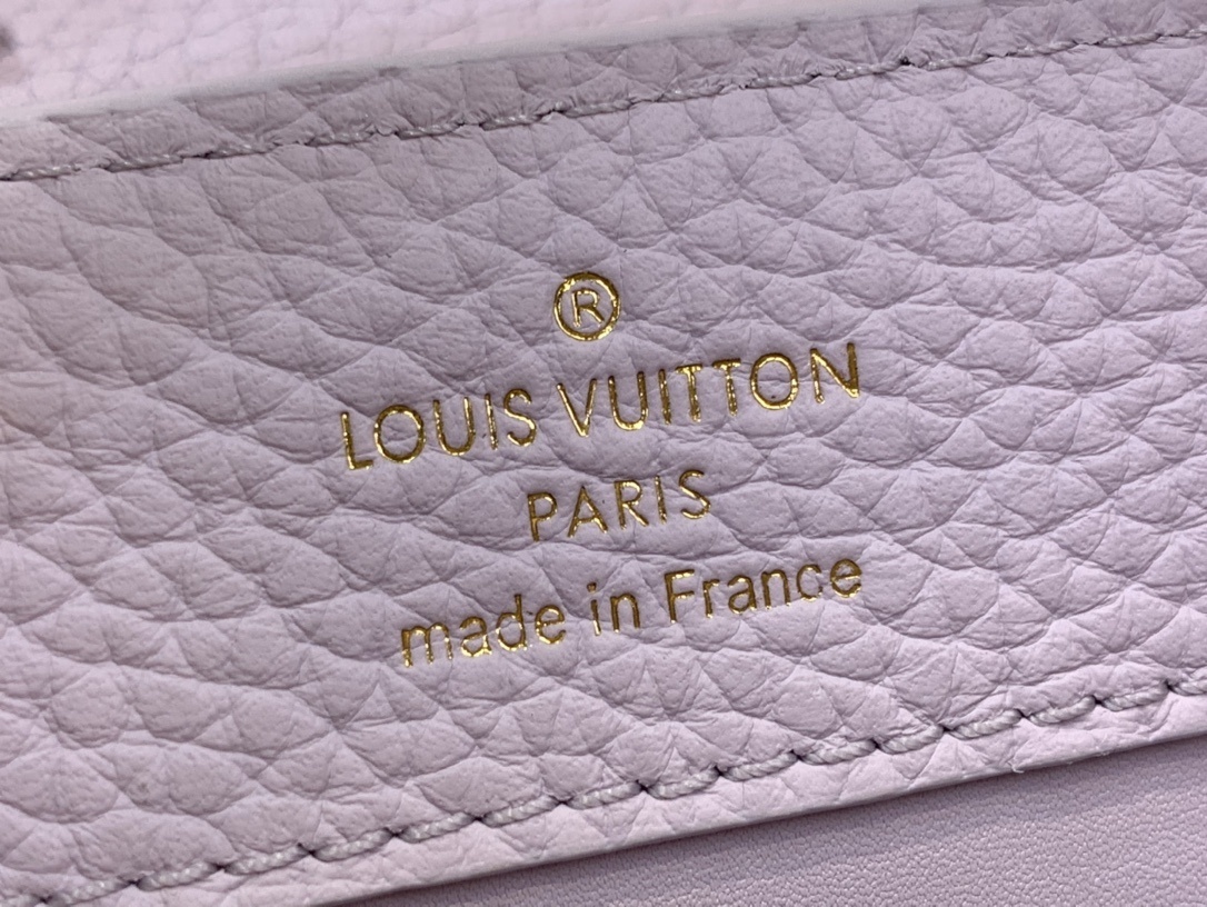 LV CAPUCINES EAST-WEST m25476