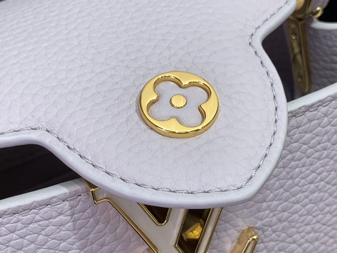 LV CAPUCINES EAST-WEST m25476