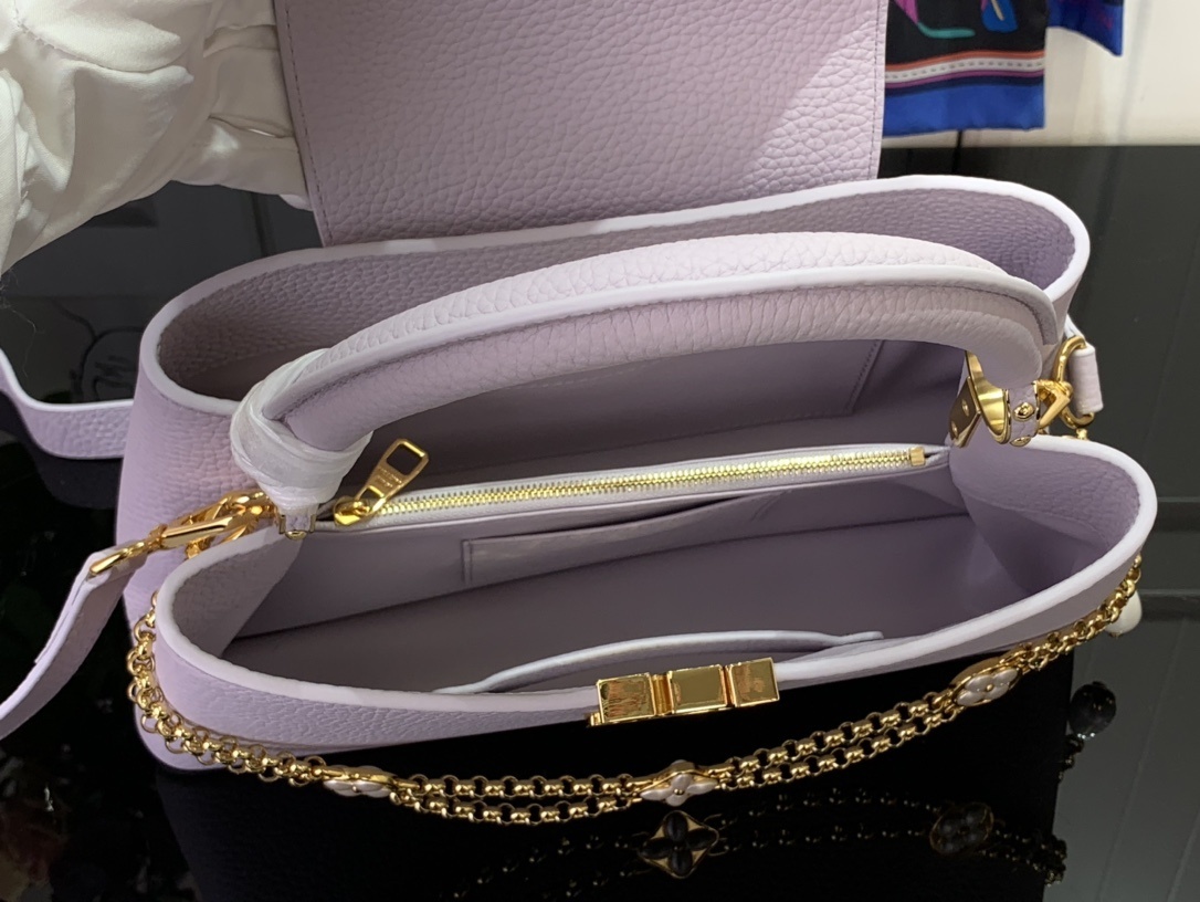 LV CAPUCINES EAST-WEST m25476