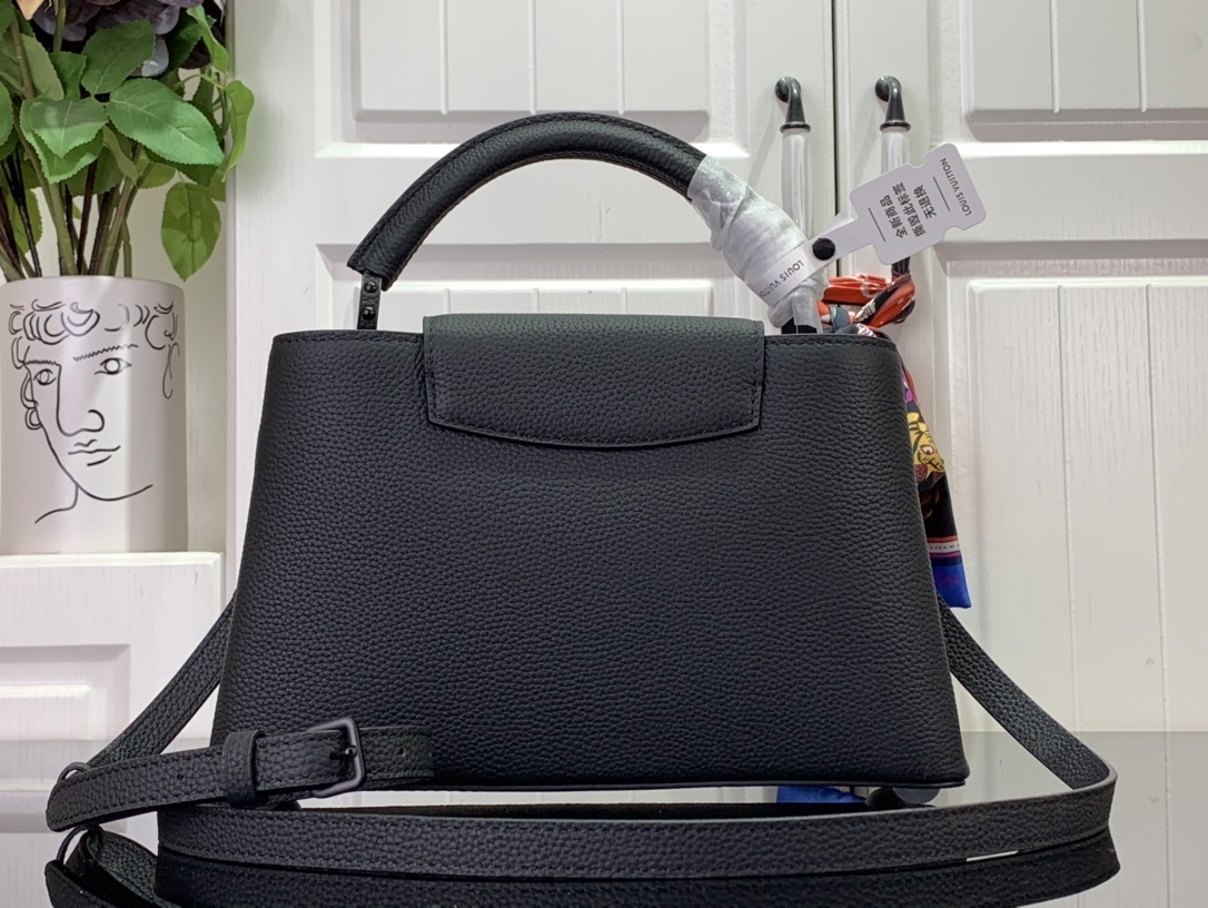 LV Capucines M23955A