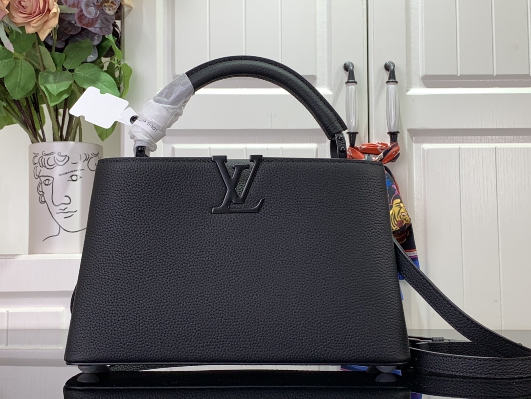 LV Capucines M23955A