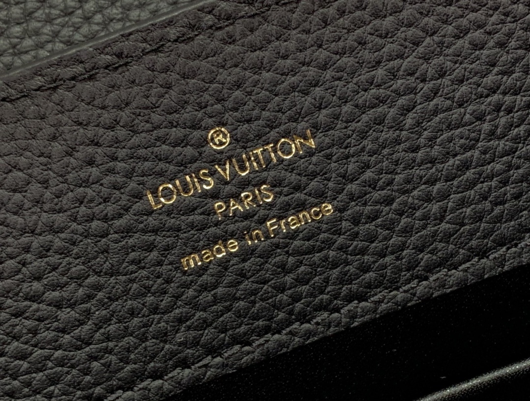 LV Capucines M23955A