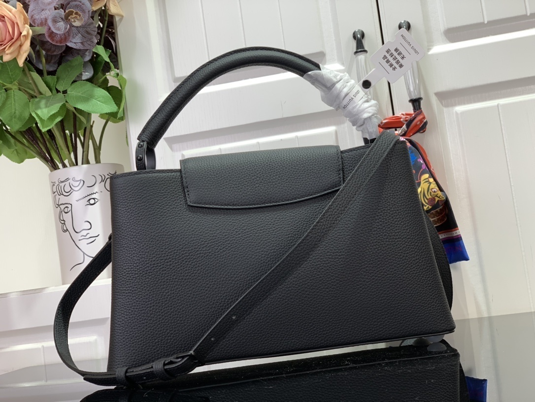 LV Capucines M23955A