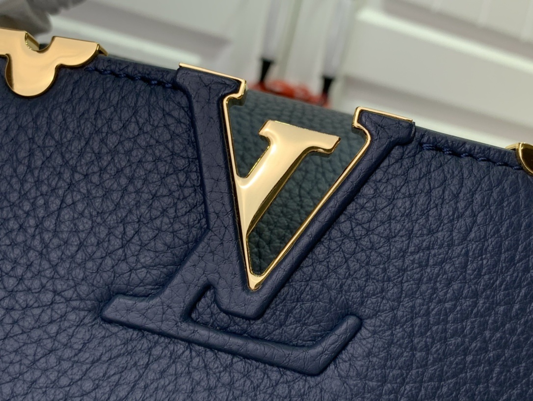 LV Capucines m54663