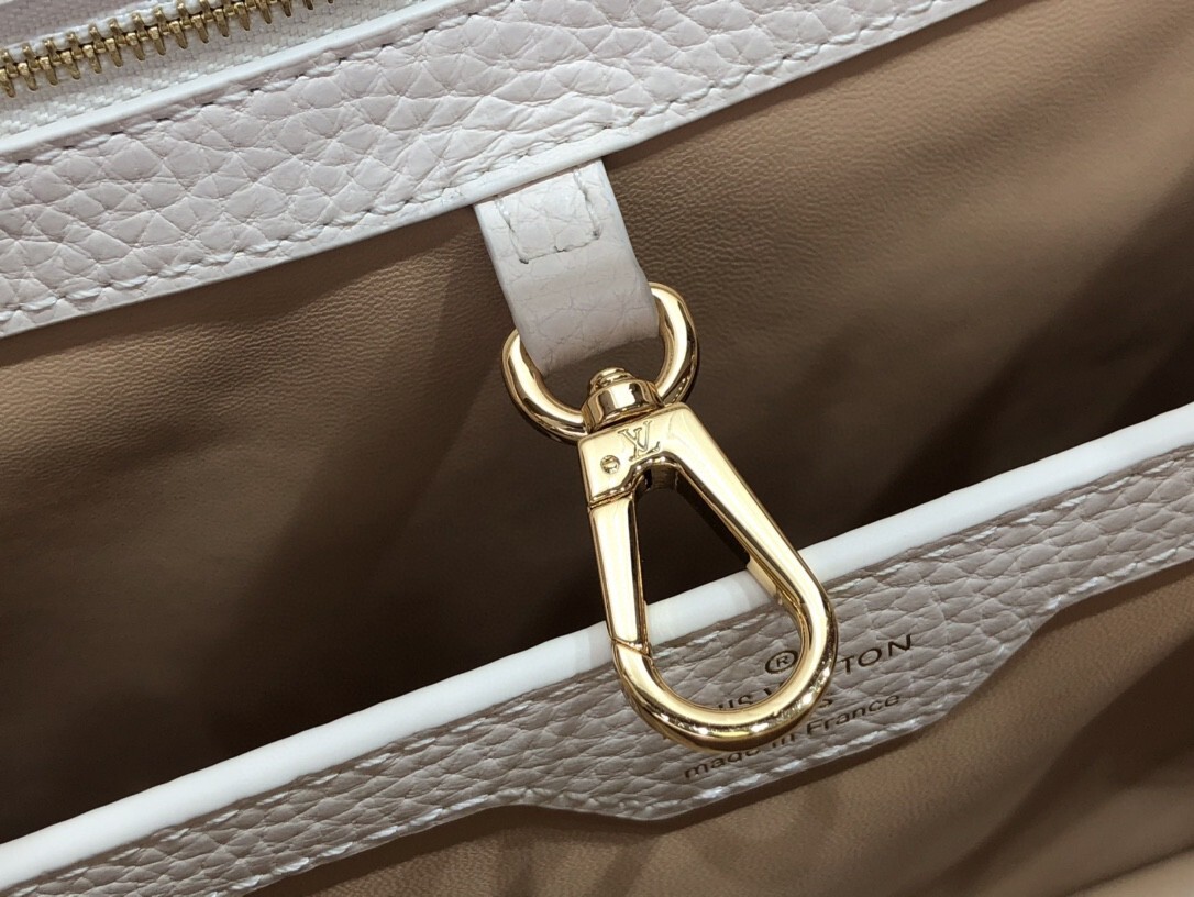 LV CAPUCINES MM M58575