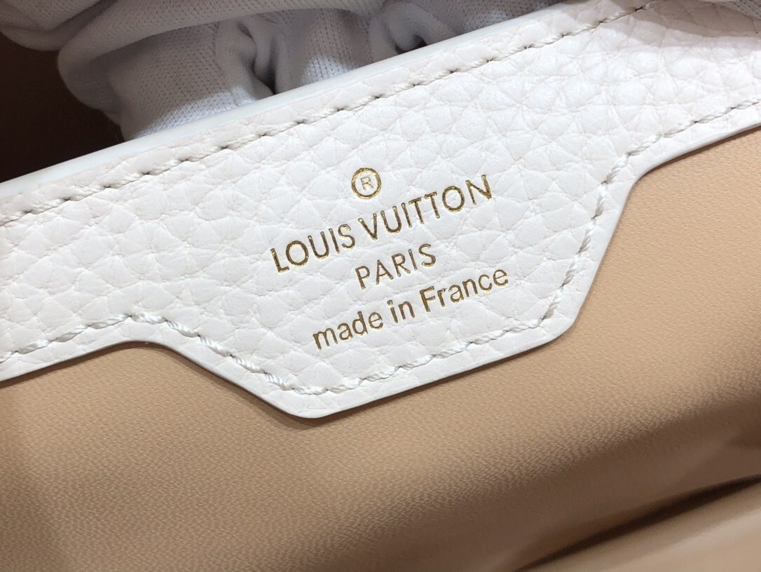 LV CAPUCINES MM M58575