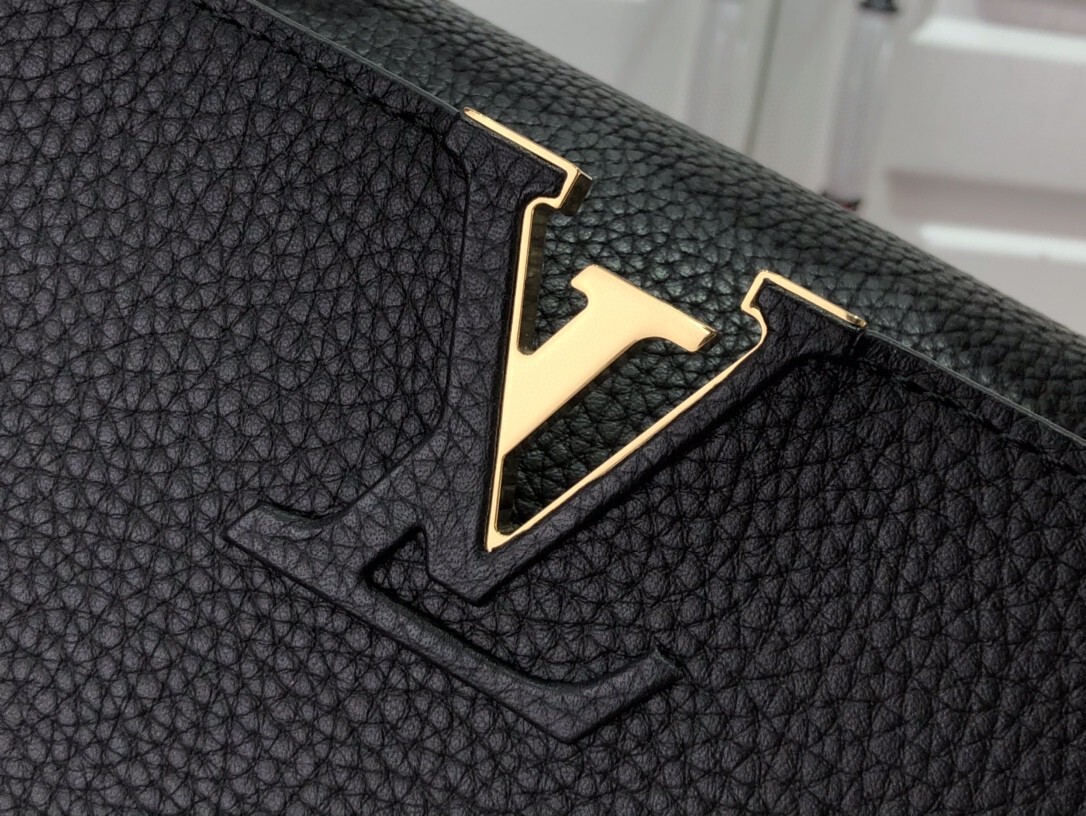 LV CAPUCINES MM M58732