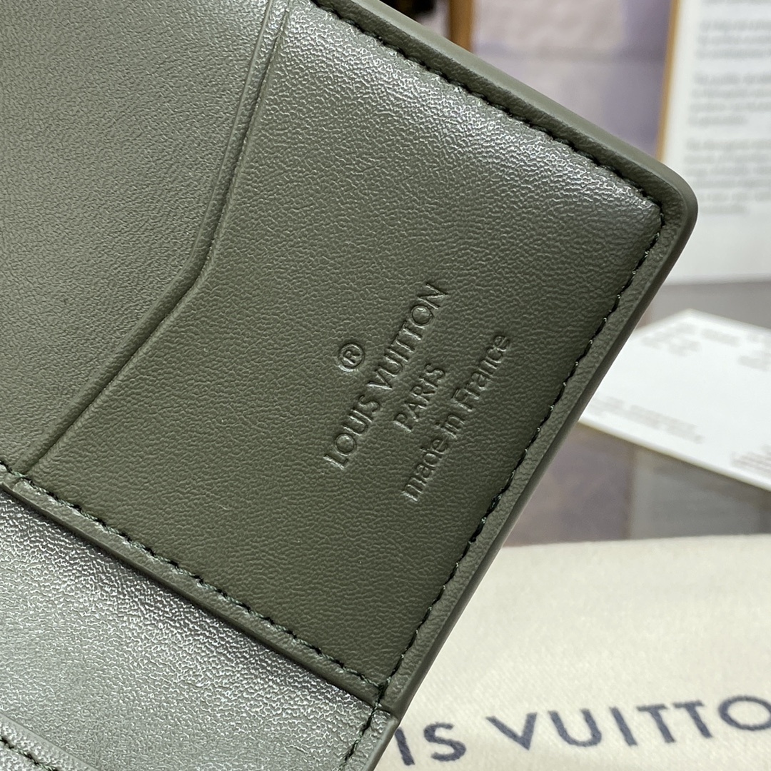 LV Card holder M12501