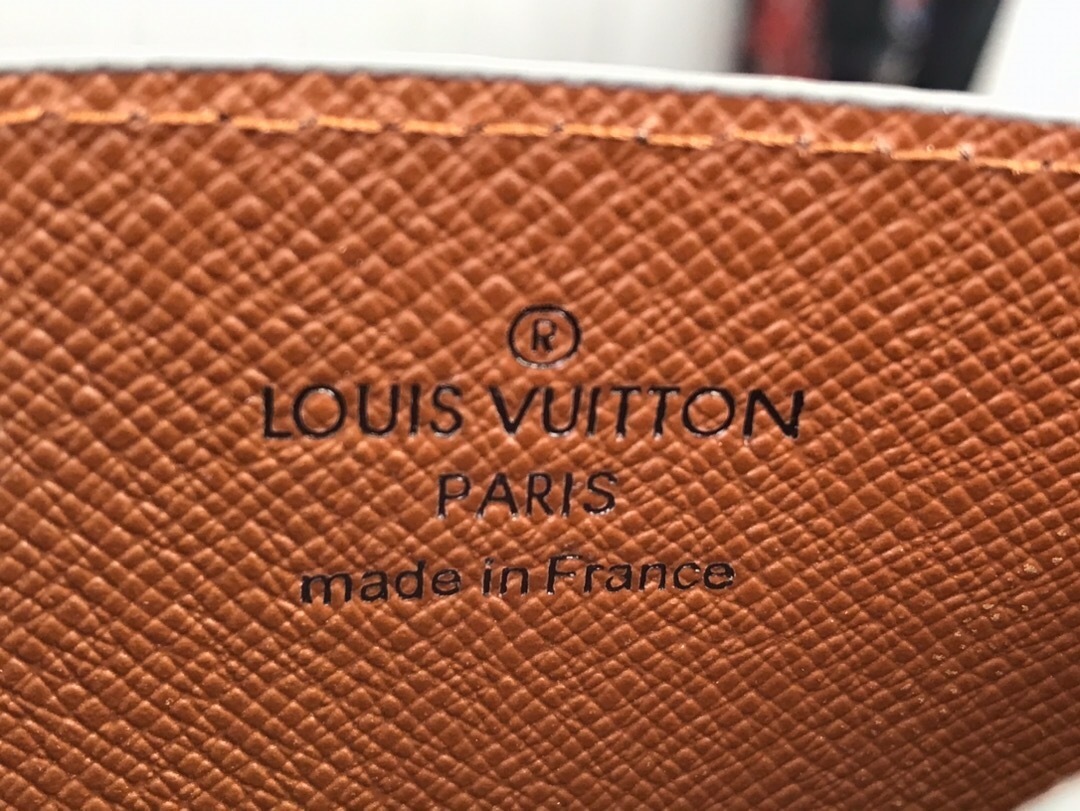 LV Card Holder M61733