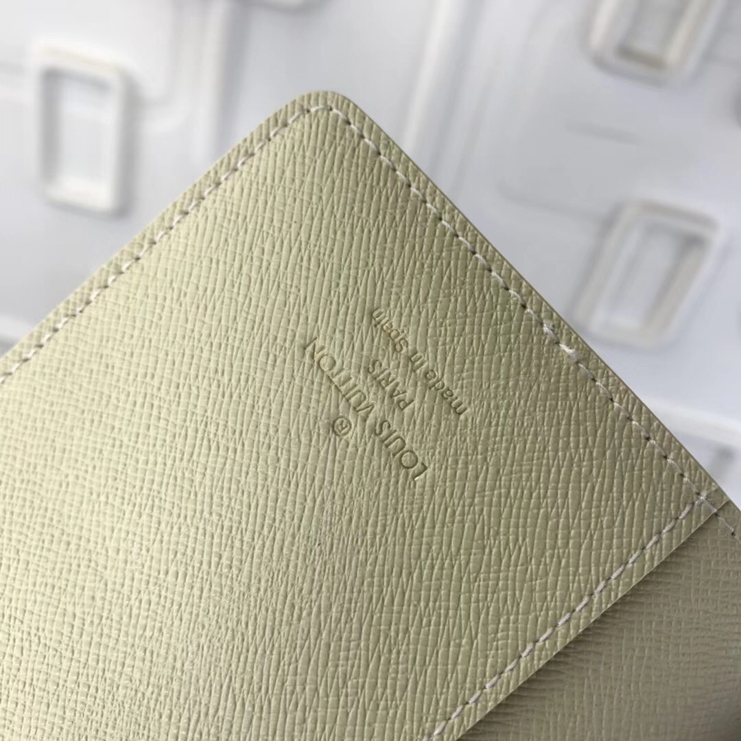 LV Card holder M66530