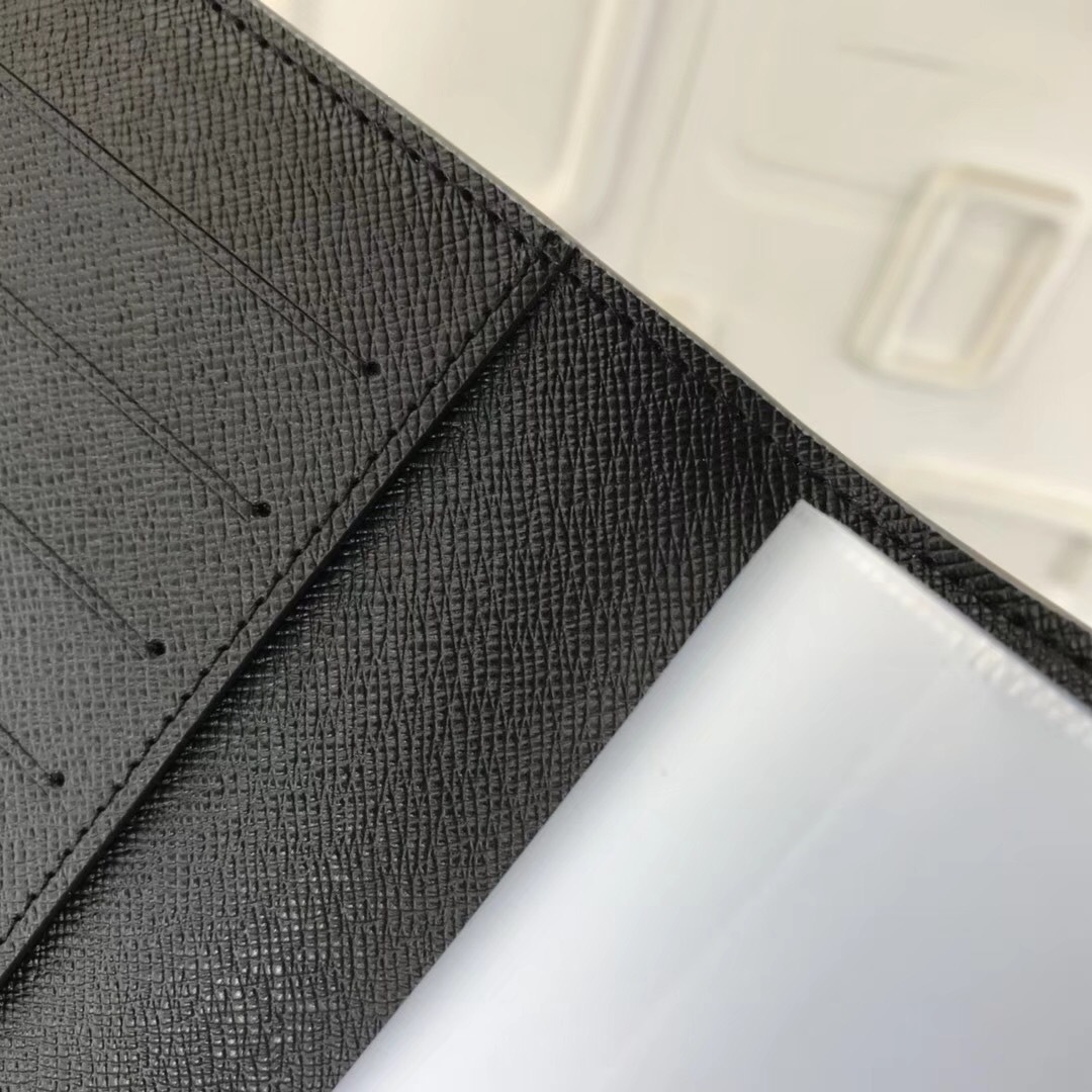 LV Card holder M66530