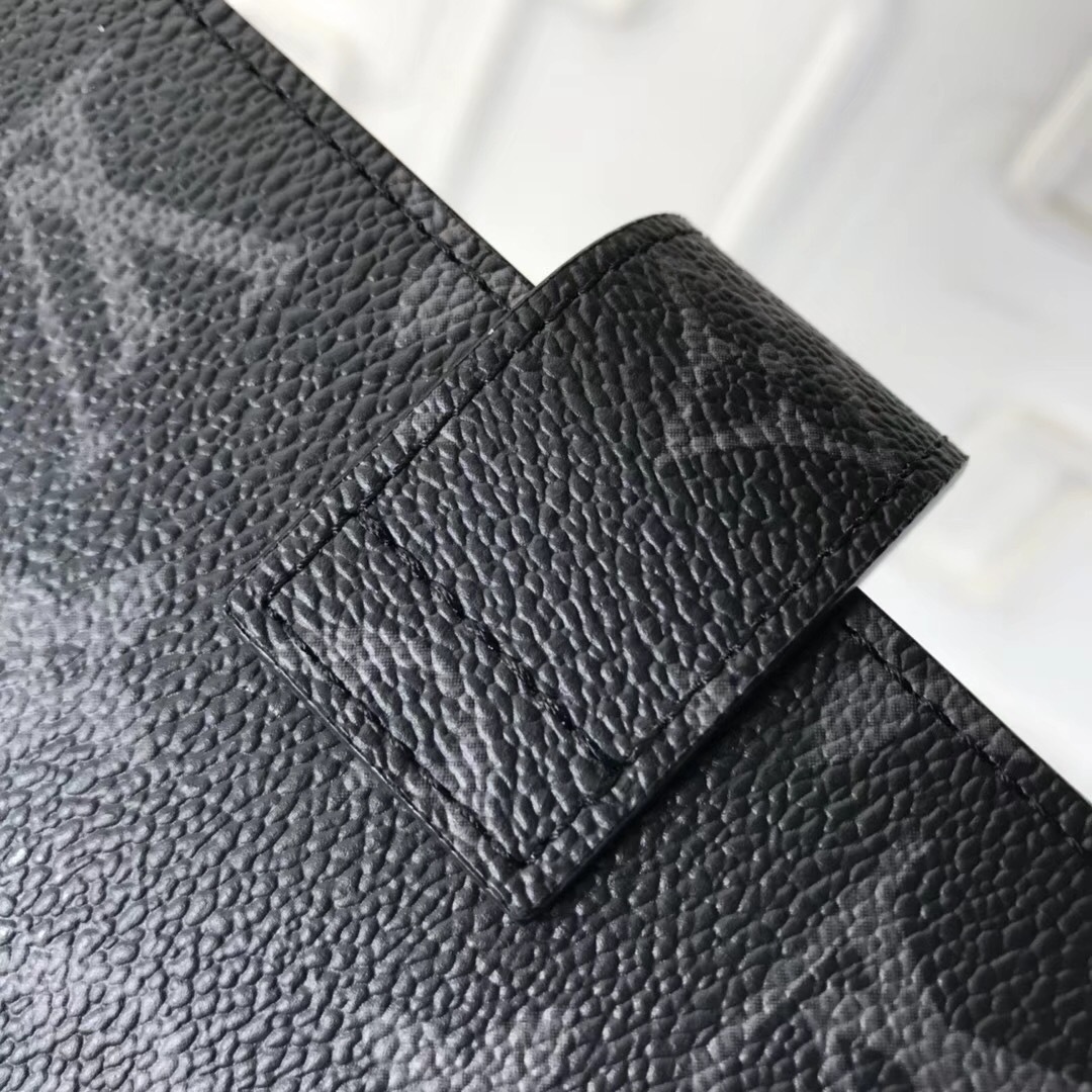 LV Card holder M66530