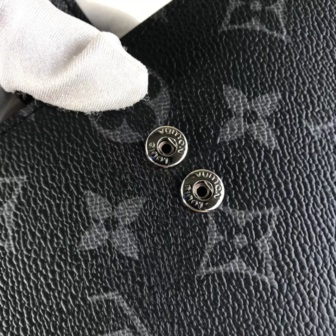 LV Card holder M66530