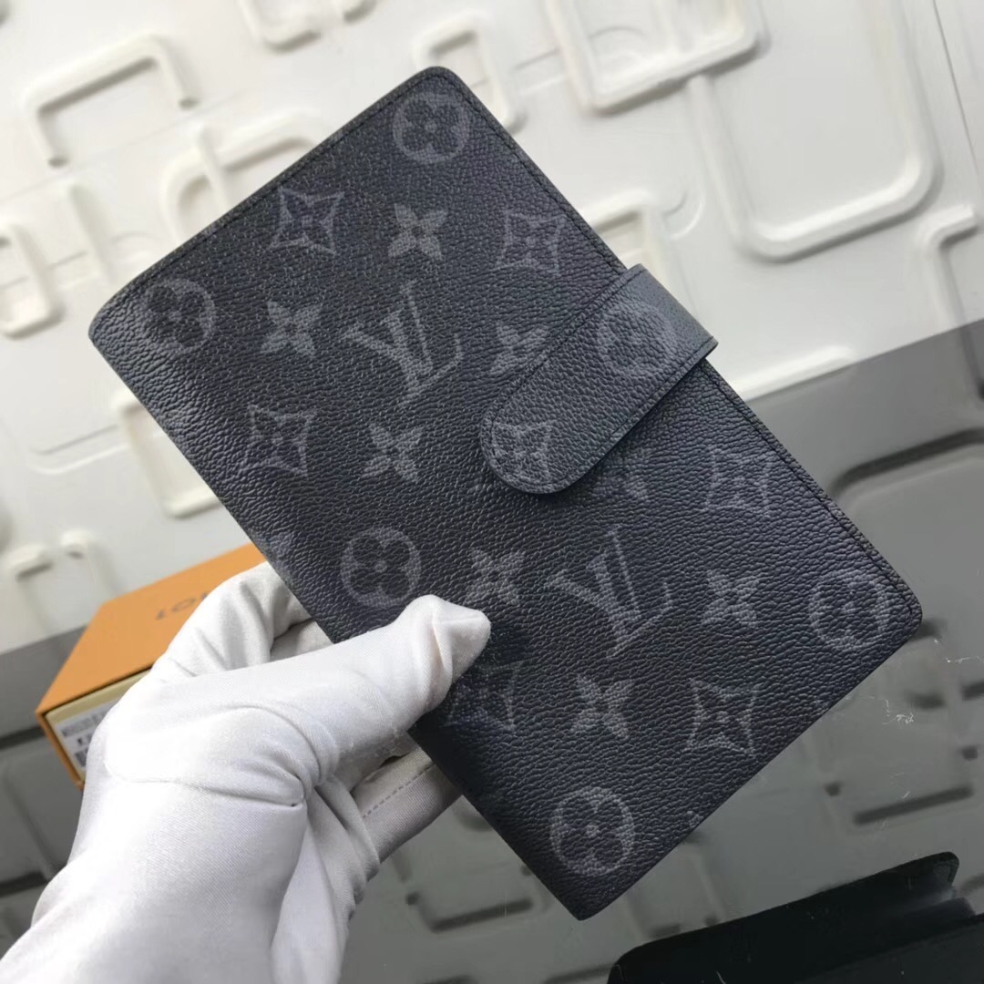 LV Card holder M66530