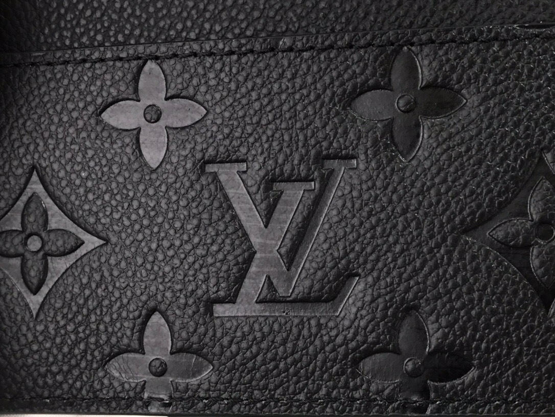 LV Card Holder M69171