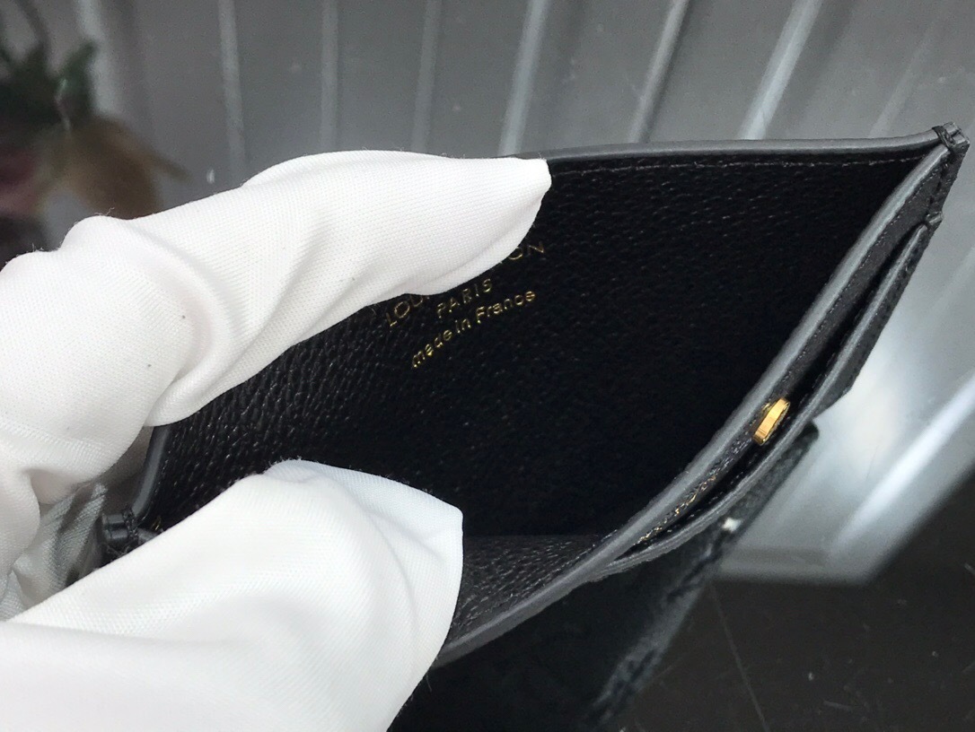 LV Card Holder M69171