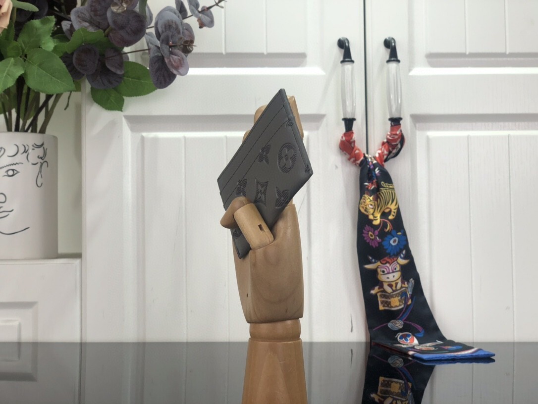 LV CARD HOLDER M69171H