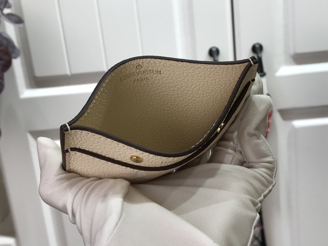 LV CARD HOLDER M80401